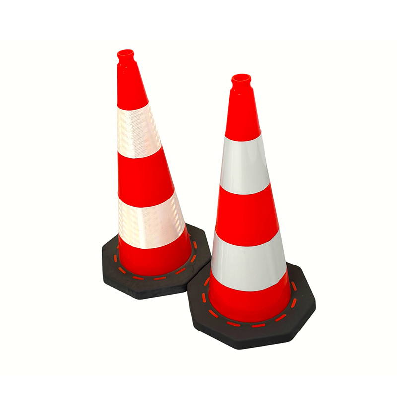 Cono di sicurezza stradale in PVC a base ottagonale ad alta visibilità con resistenza al vento e stabilità superiori