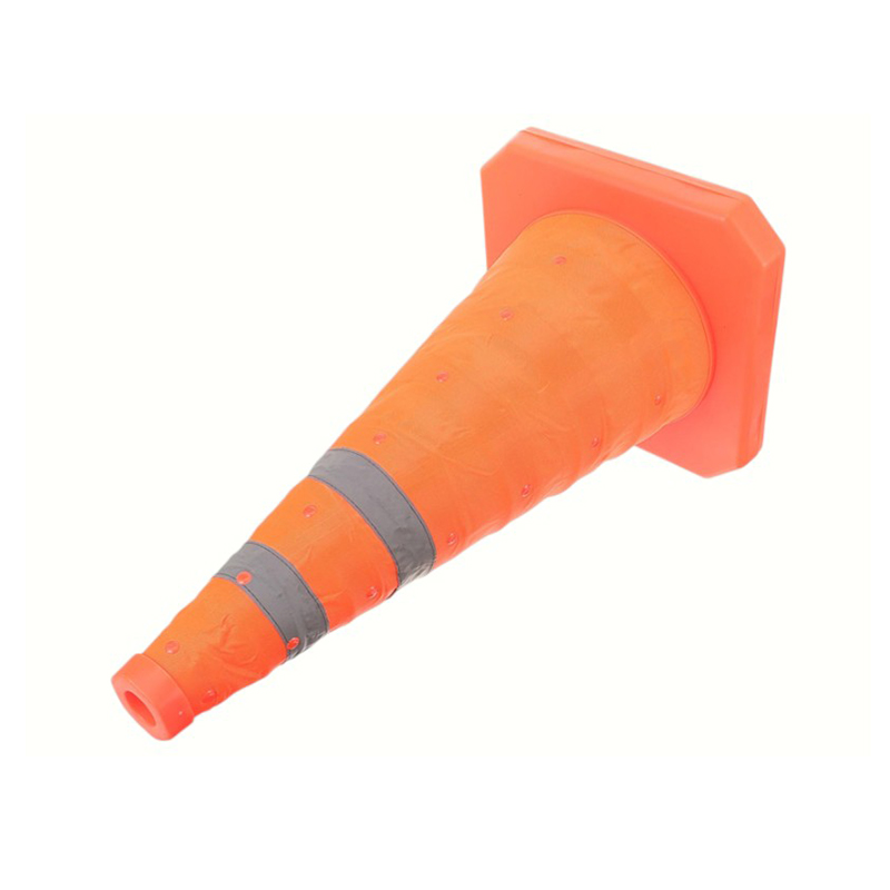 Cono stradale pieghevole multifunzionale portatile riflettente ad alta intensità con luce di avvertimento LED plug-in montata sulla parte superiore per operazioni di emergenza e mobili