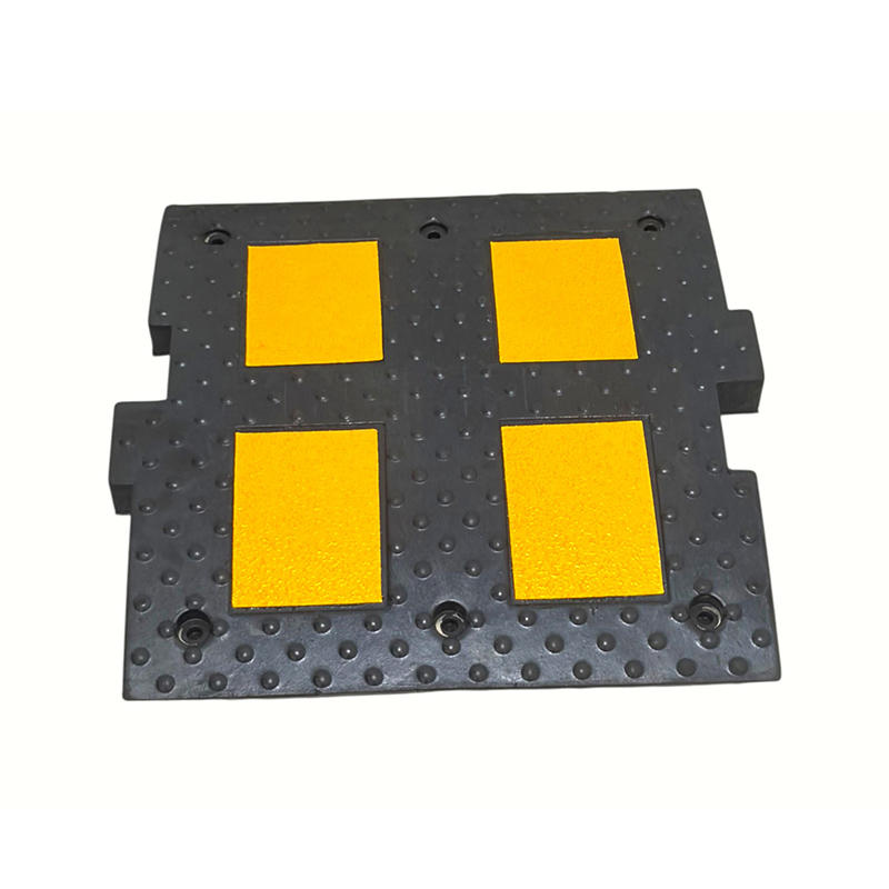 Dissuasori di velocità in gomma ad incastro modulari ad alta densità standard europeo