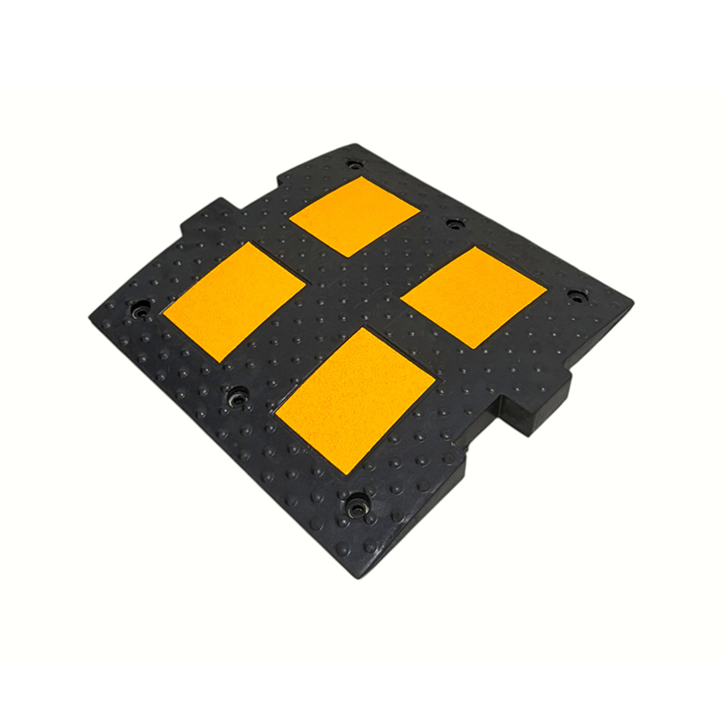 Dissuasori di velocità in gomma ad incastro modulari ad alta densità standard europeo