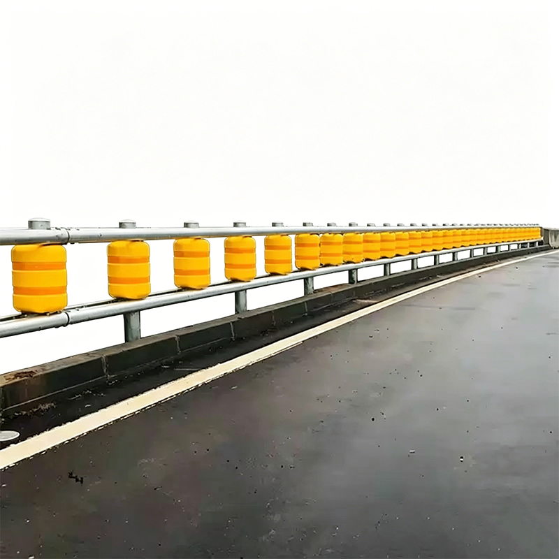 Barriera a rulli autostradali ad assorbimento di energia per curve strette
