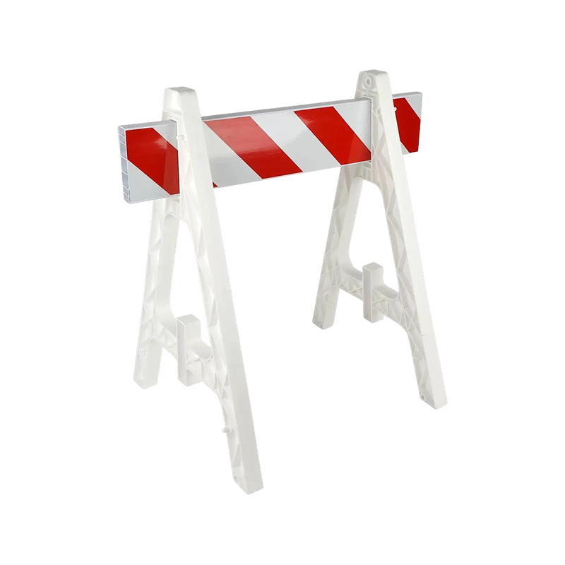 Barricata in plastica con struttura ad A e traverse riflettenti