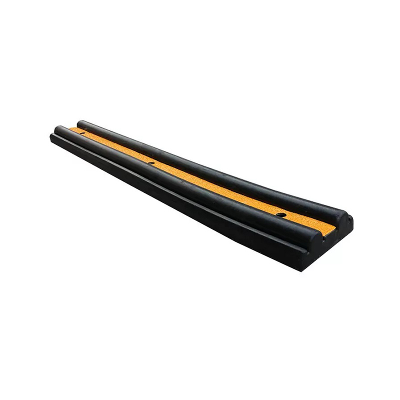 Striscia paraurti da parete in gomma resistente con nastro di avvertenza riflettente