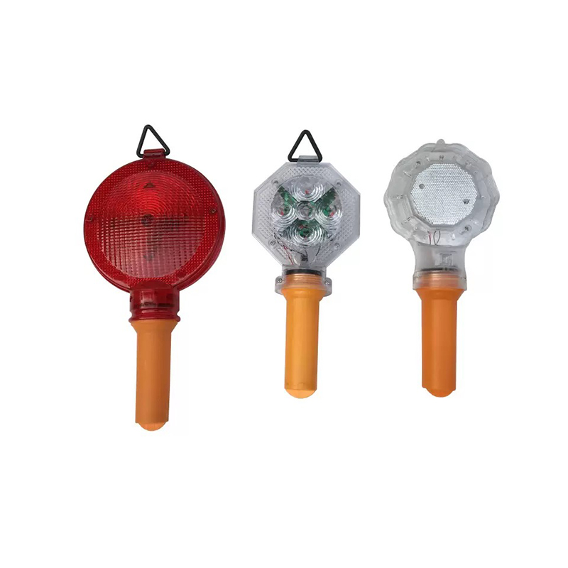 Segnalatori luminosi compatti per barriere stradali a LED