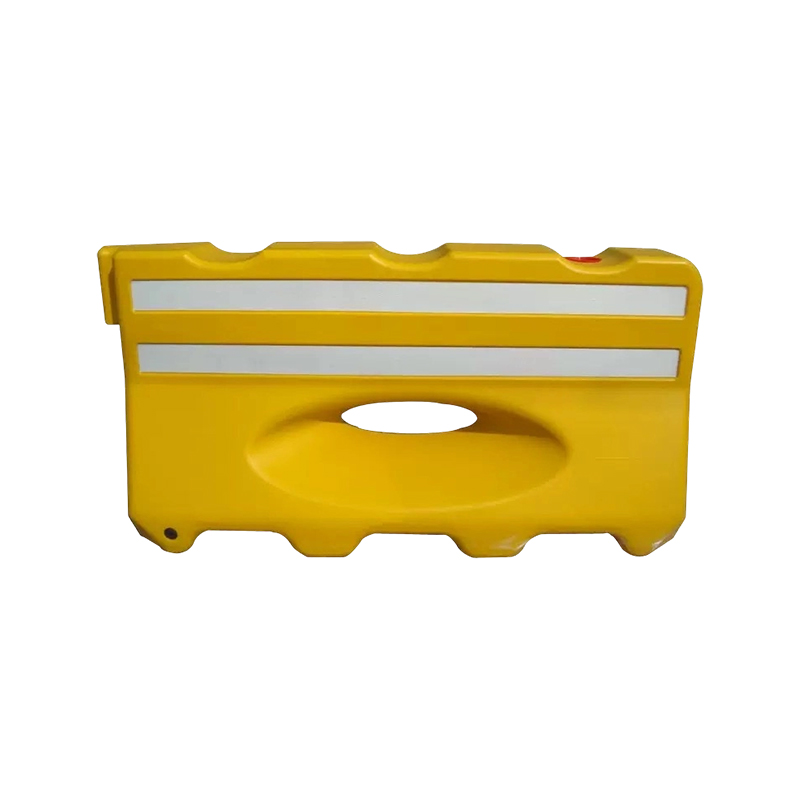Barriera stradale in plastica riempita d'acqua ad incastro per la sicurezza stradale