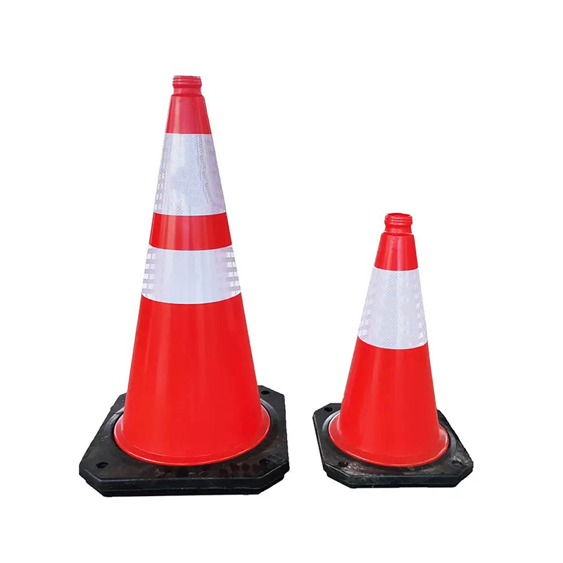 Cono stradale integrato in plastica HDPE con foro per maniglia superiore