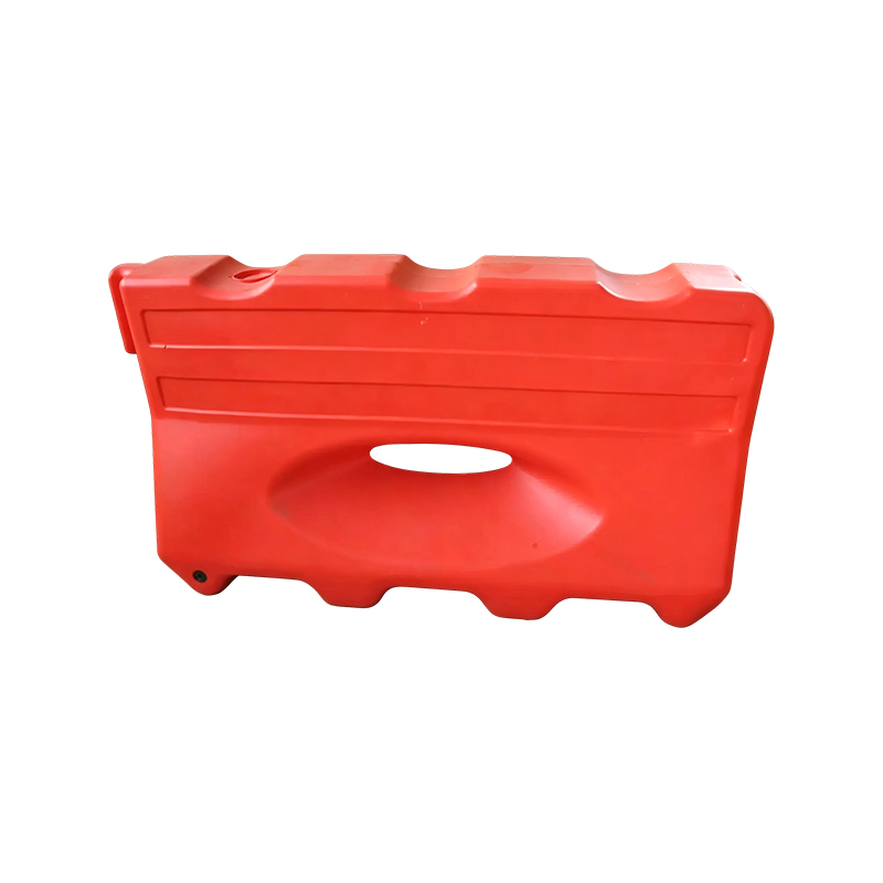 Barriera stradale in plastica riempita d'acqua ad incastro per la sicurezza stradale