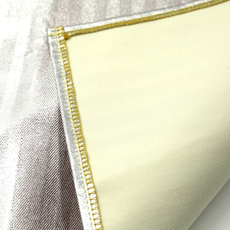 Tuta protettiva resistente alle alte temperature con ingresso posteriore