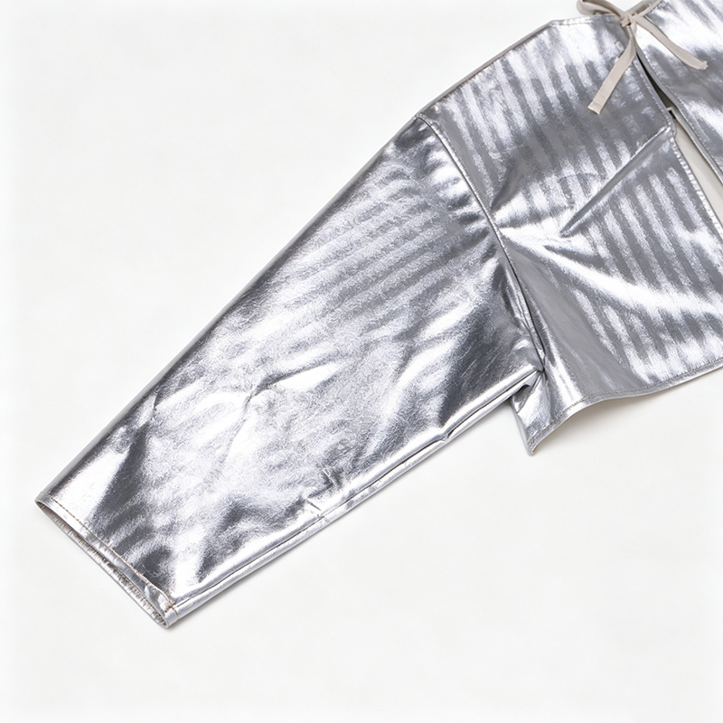 Tuta protettiva resistente alle alte temperature con ingresso posteriore